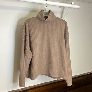 Love Riche‎ Brown Ribbed Turtleneck- M